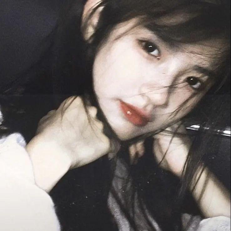 小犬与女孩